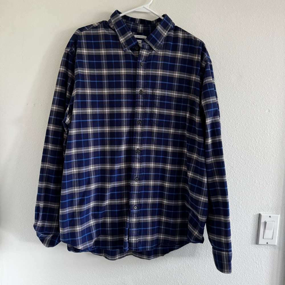 Old Navy Blue and White Casual Button Down Shirt Size XXL - like new